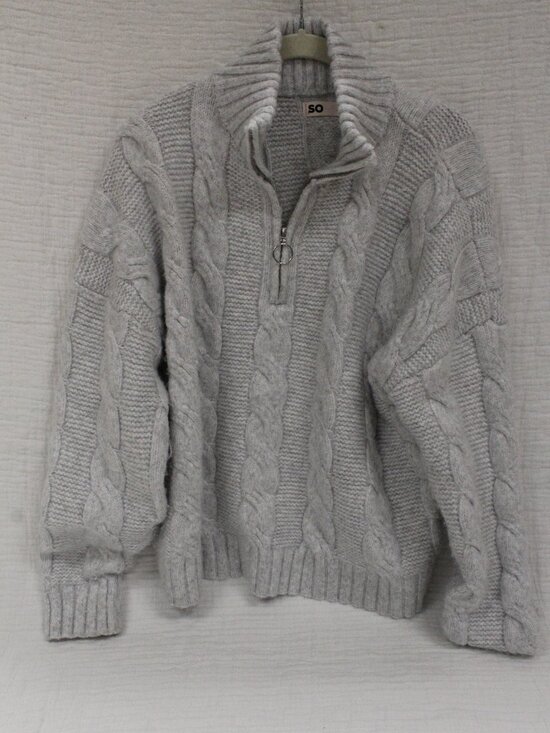 SO Sweaters - Gray Cable Knit Sweater